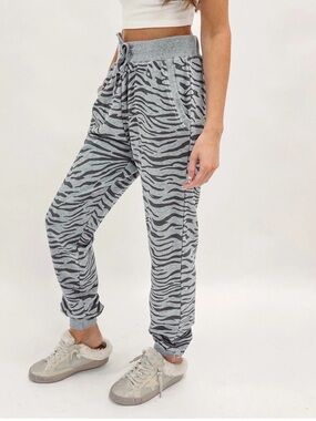 Chicos Zenergy 1R Gray Black Zebra Print Cashmere Blend Sweater Jogger Pants